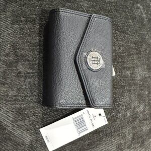 Tommy Hilfiger Black Pebbled Trifold Wallet with Logo Medallion